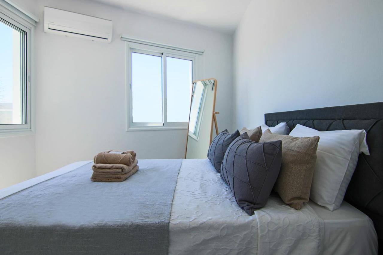 Phaedrus Living: Seaside Luxury Flat Lighthouse 74 Lägenhet Paphos Exteriör bild