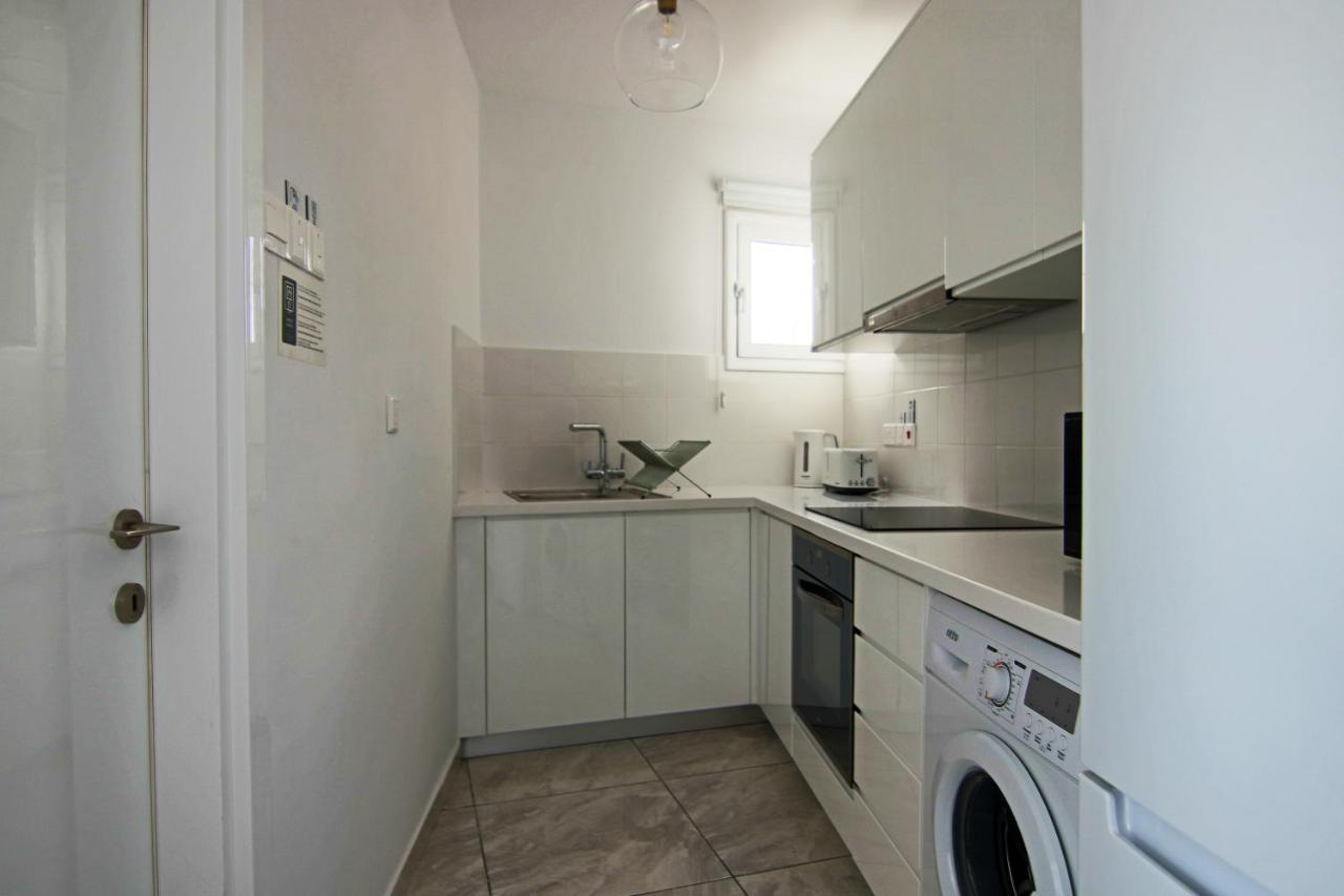 Phaedrus Living: Seaside Luxury Flat Lighthouse 74 Lägenhet Paphos Exteriör bild